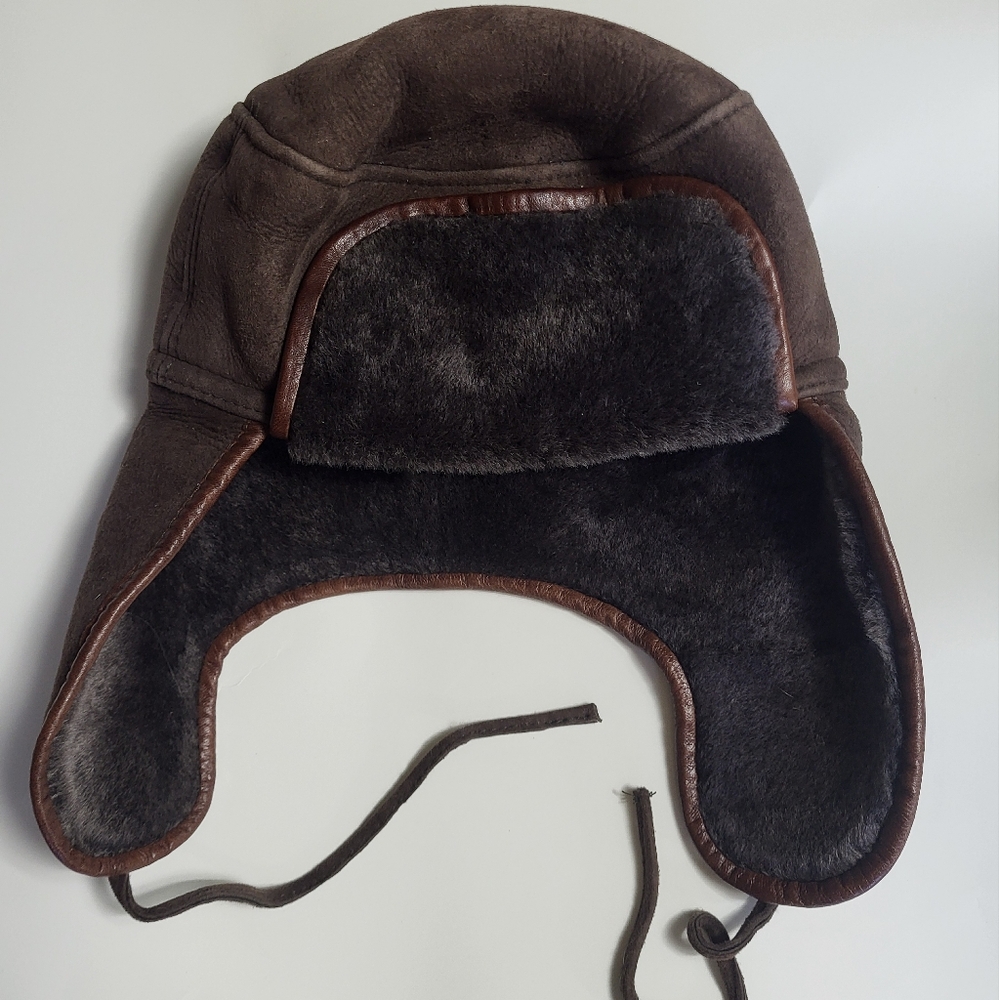 ASTON 100% Shearling Hat